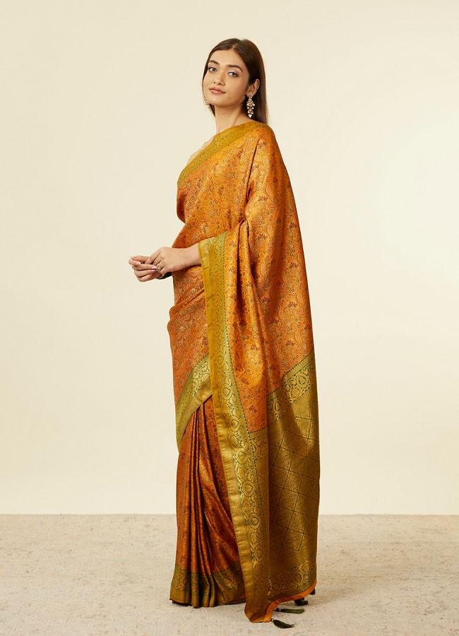 alt message - Mohey Women Mustard Yellow Bel Buti Patterned Saree with Trim Latkans image number 3